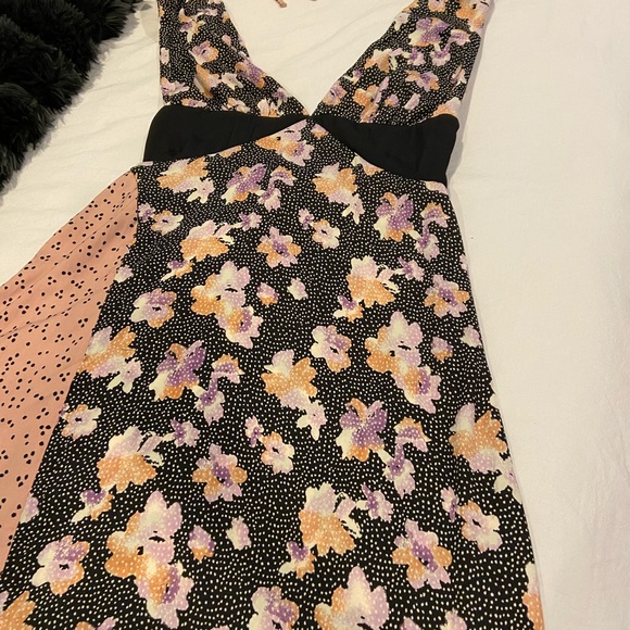 UB dress - Picture 4 of 9